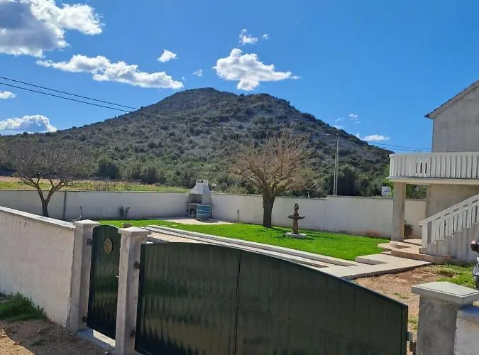 Matanov Dvorac וילה