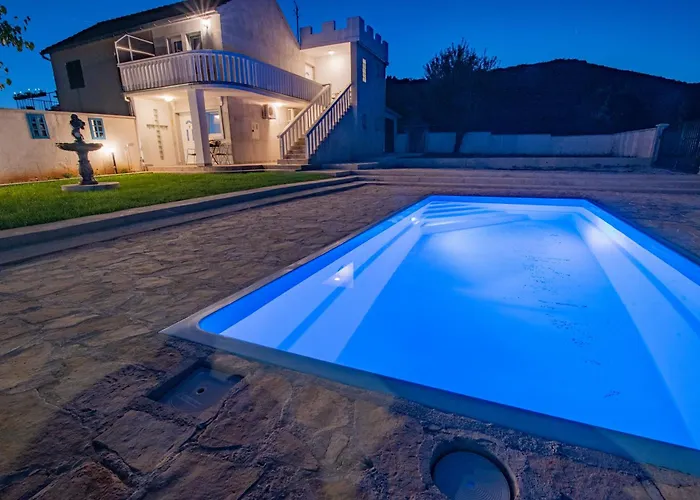 וילה Matanov Dvorac