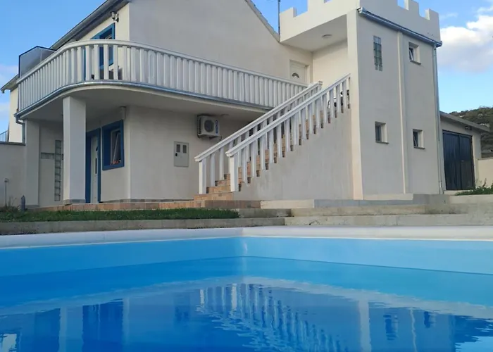 וילה Matanov Dvorac טיסנו